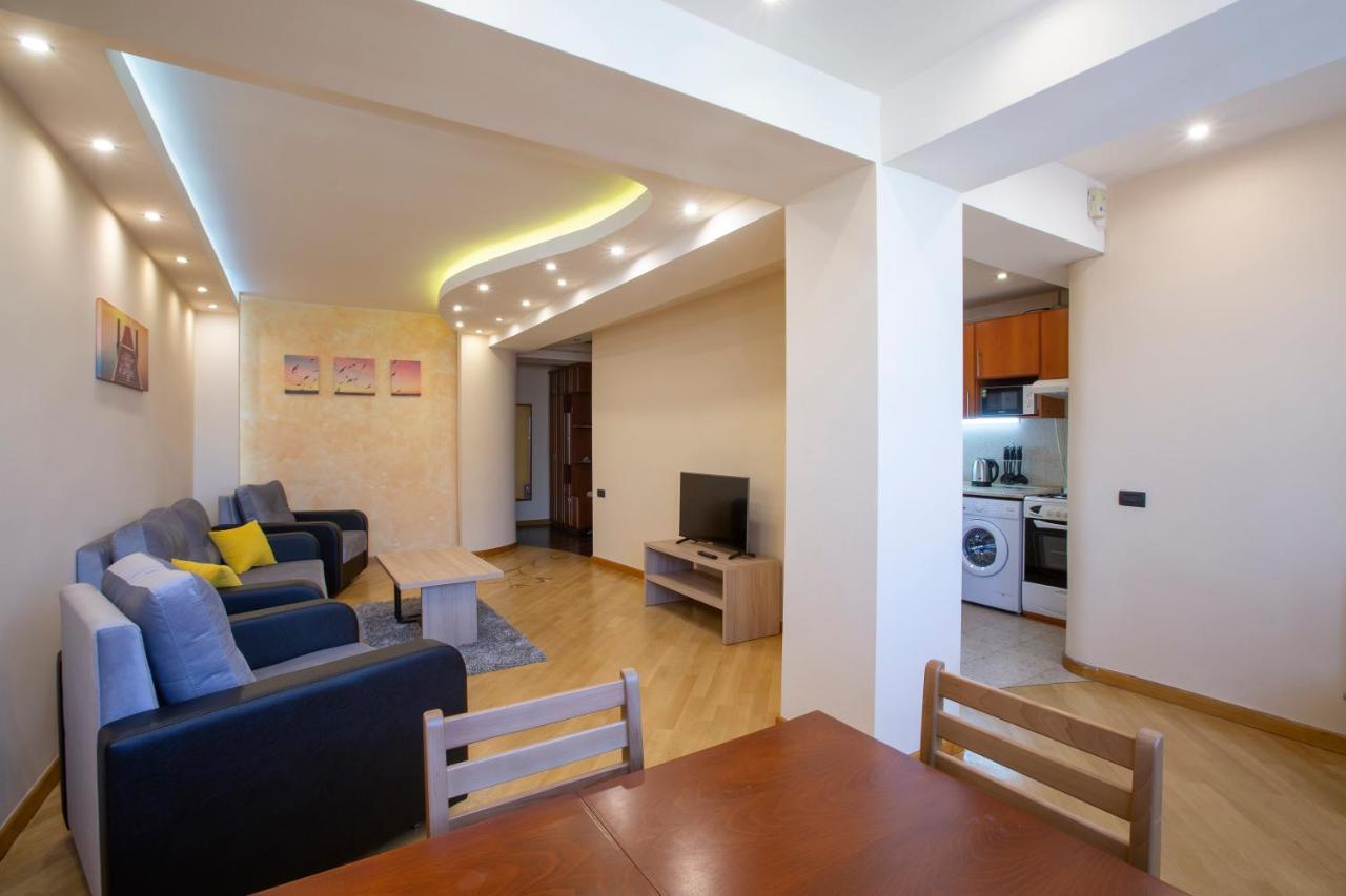 Umba Apartment N4 - Balcony And Mount Ararat View Yerevan Exterior foto