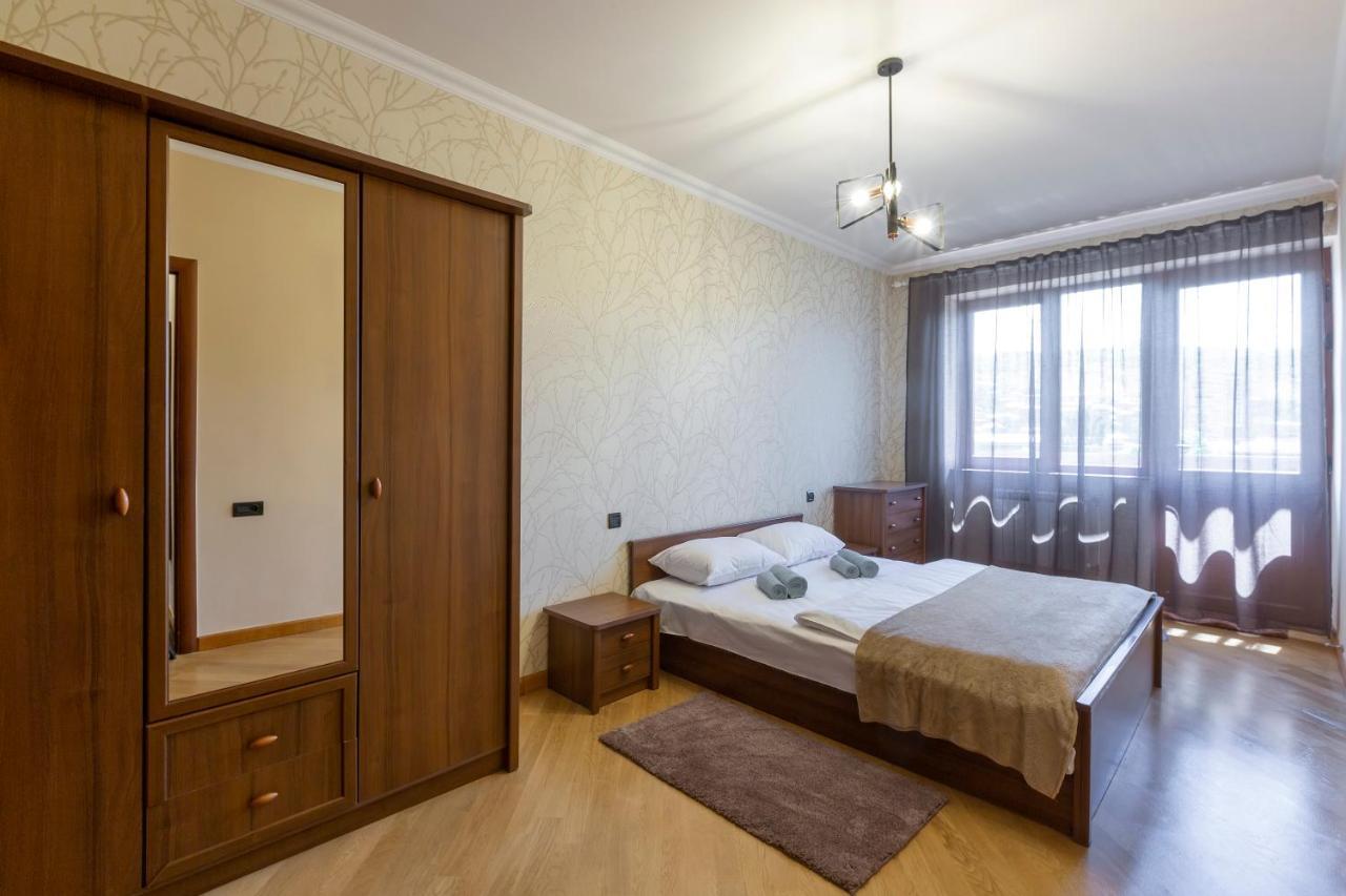 Umba Apartment N4 - Balcony And Mount Ararat View Yerevan Exterior foto