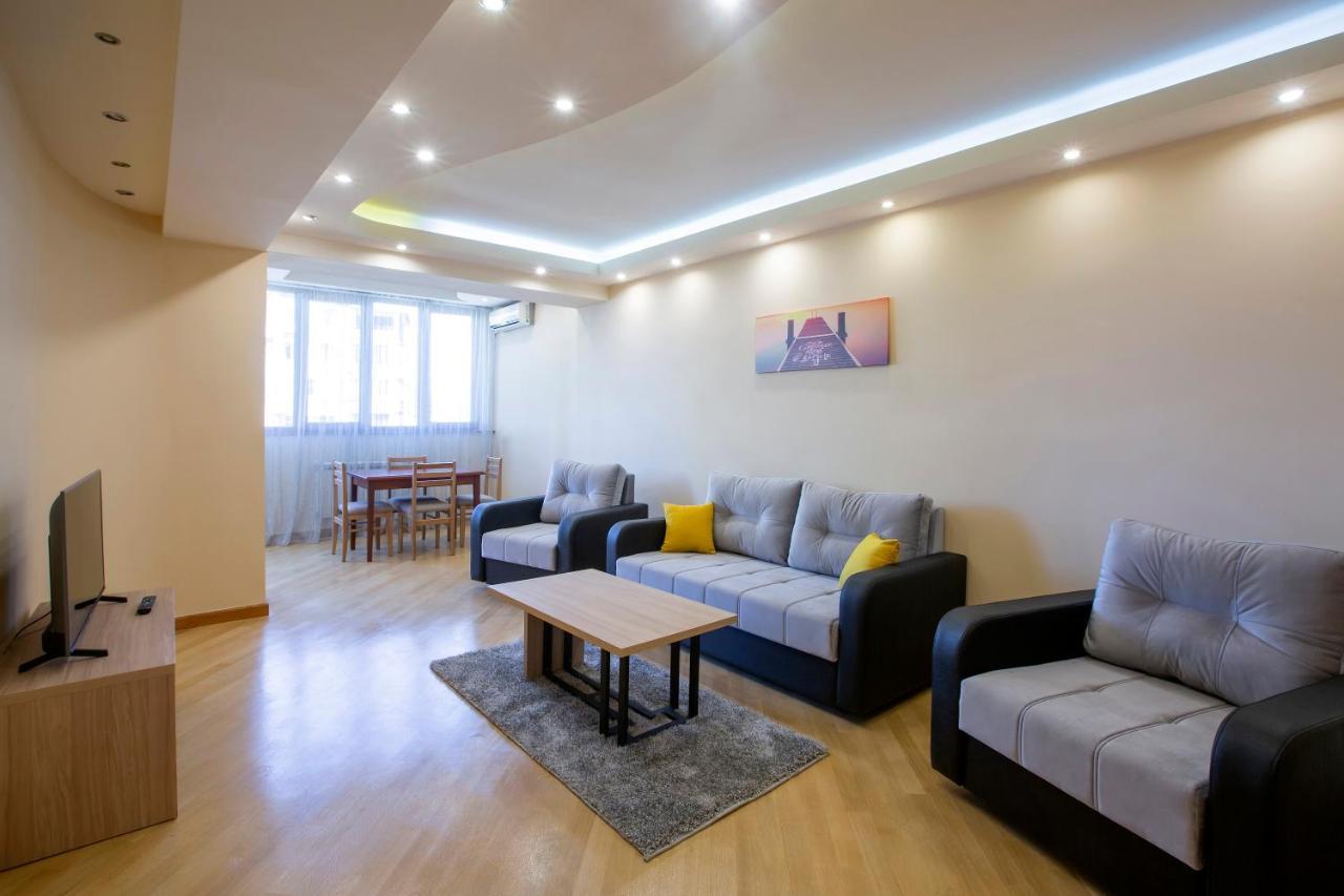 Umba Apartment N4 - Balcony And Mount Ararat View Yerevan Exterior foto