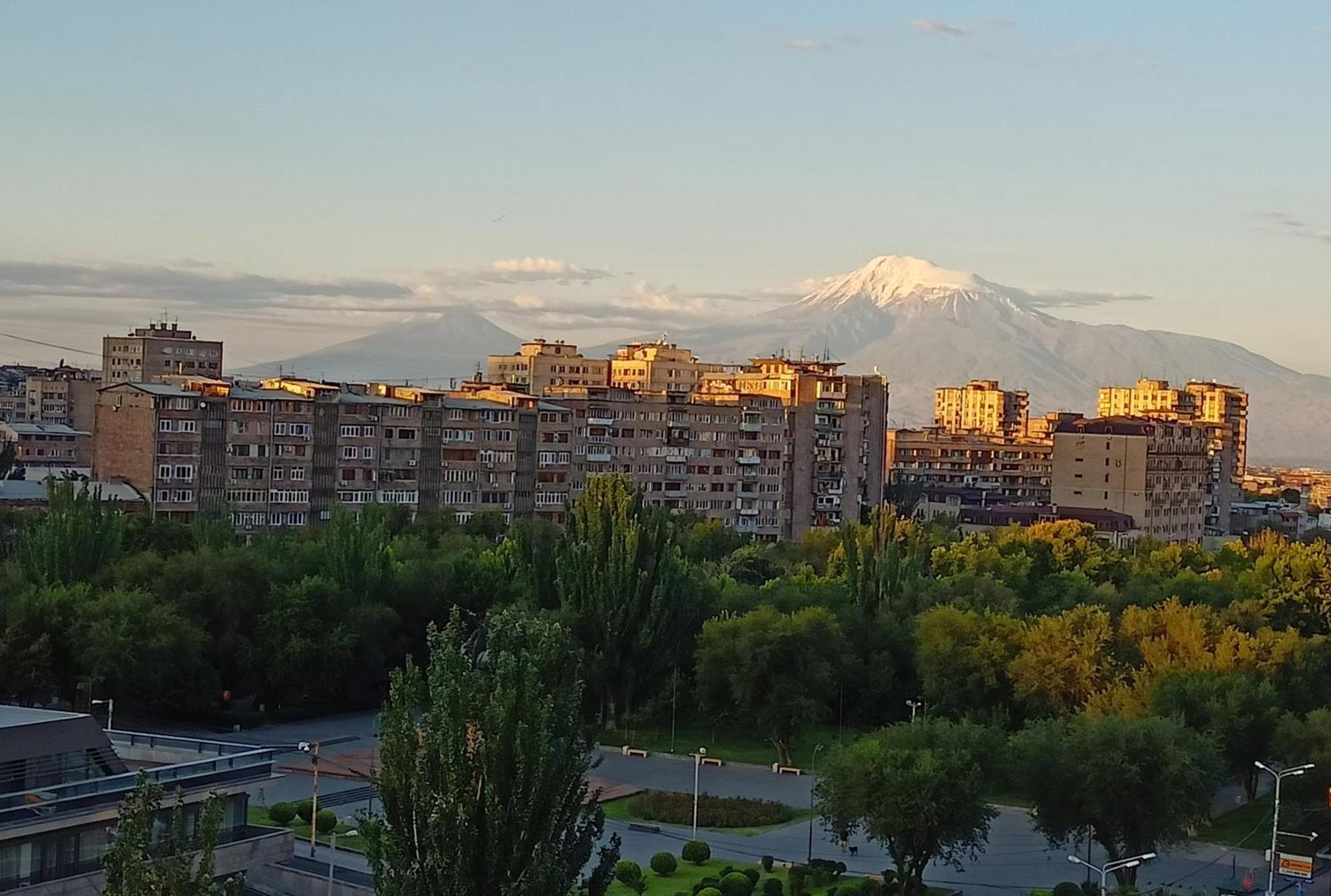Umba Apartment N4 - Balcony And Mount Ararat View Yerevan Exterior foto
